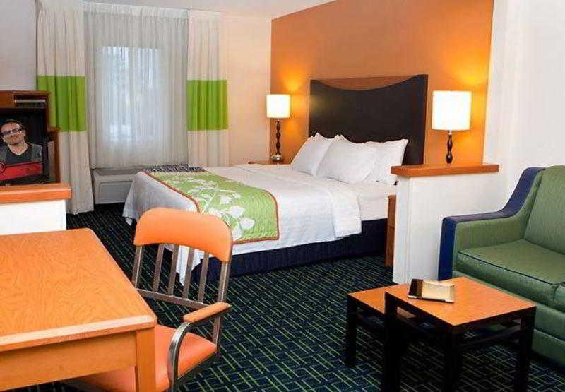 Fairfield Inn & Suites Youngstown Boardman Poland Room photo