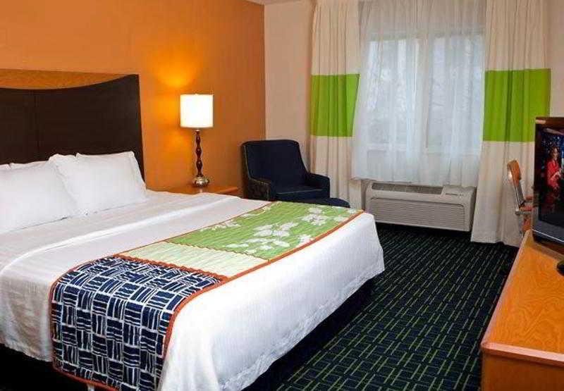 Fairfield Inn & Suites Youngstown Boardman Poland Room photo